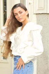 BLUSA RIBETES DORADOS