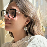 PENDIENTES FLOR CRISAN NÁCAR GRIS