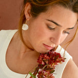 PENDIENTES FLOR CRISAN BLANCOS