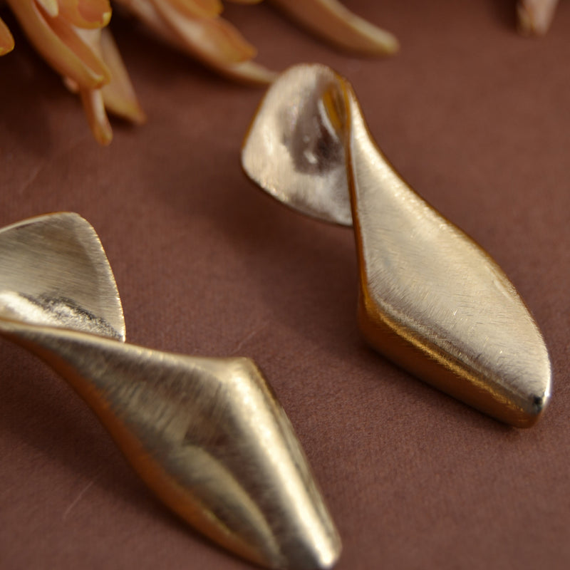 PENDIENTES PETALO DOBLADO ORO