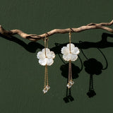 PENDIENTES  FLOR BLANCA MEDIANA