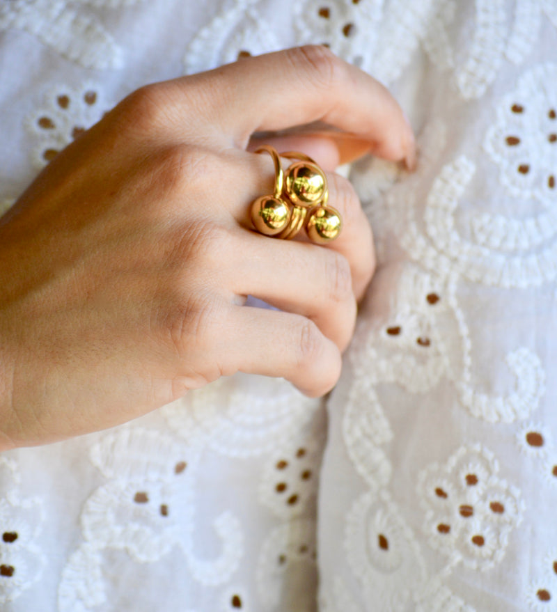 ANILLO ESFERAS DORADAS