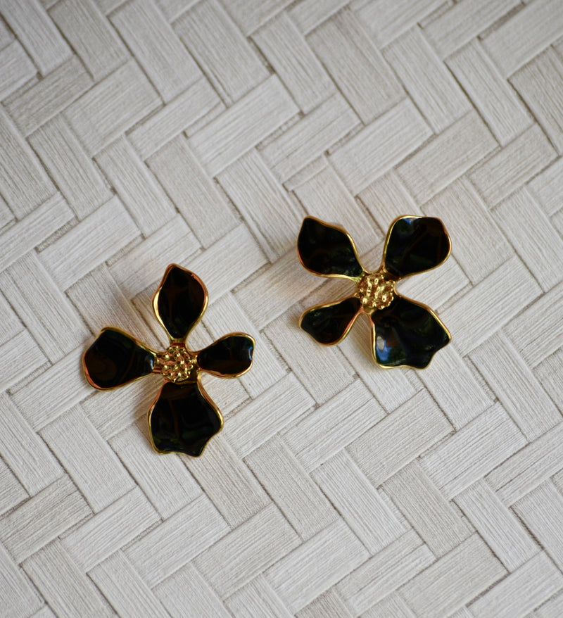 PENDIENTES FLOR RETRO NEGRO