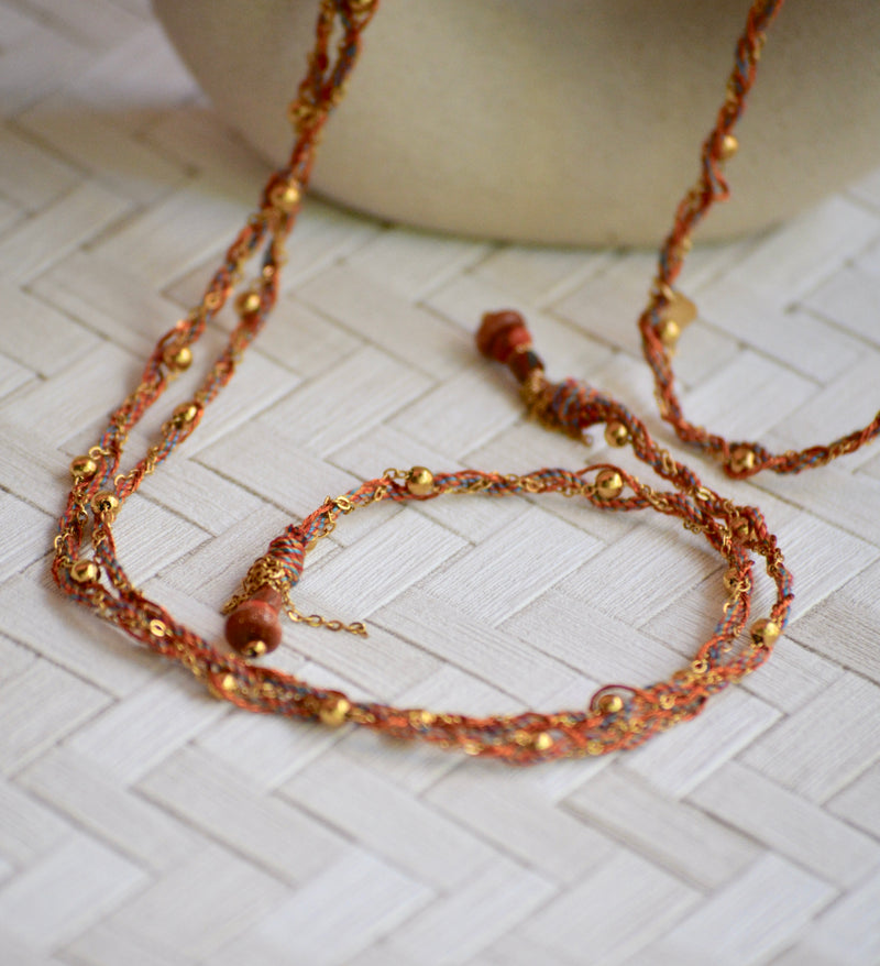 COLLAR CORDÓN CON BOLITAS