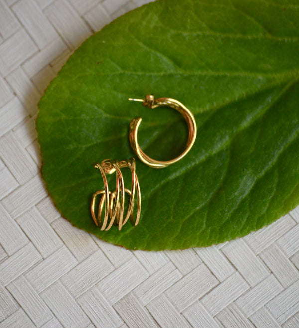 PENDIENTES AROS LINEAS DORADAS