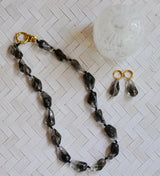 COLLAR DE GOTAS EN PASTA NEGRA