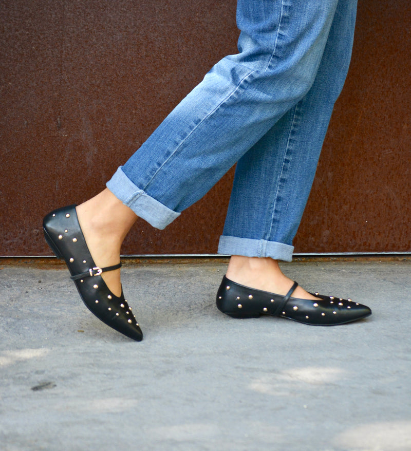 MERCEDITAS NEGRA TACHUELAS